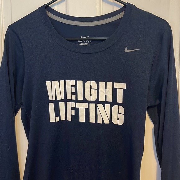 Womens nike dri-fit weightlifting long sleeve shirt. Excellent condition - Picture 2 of 4